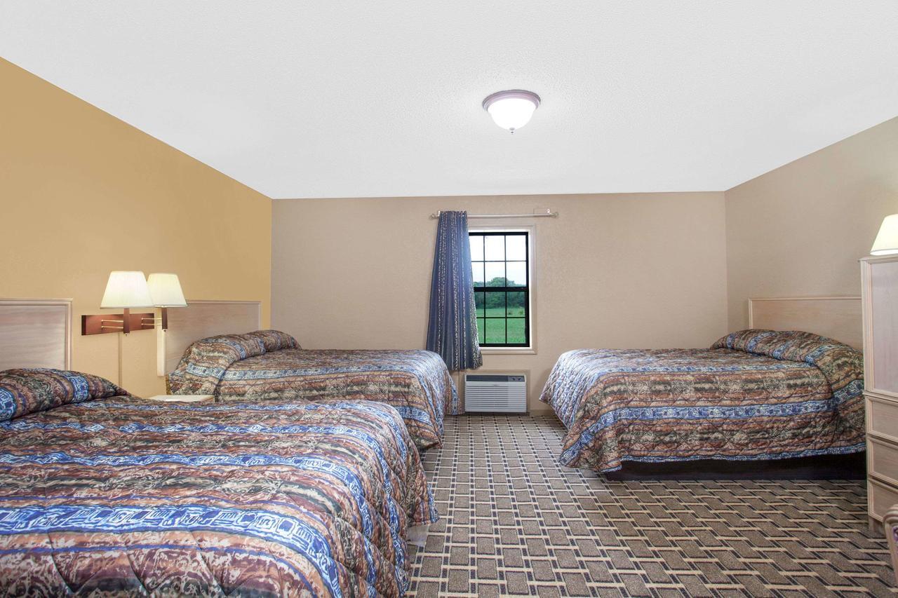 Knights Inn Wildersville Екстер'єр фото
